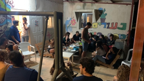 נעורים מתארחים בעמק הירדן מהדרום.jpg
