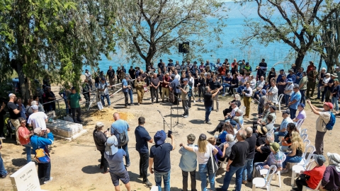 הלווייתה של נעמי פולני צילום ארז ביטון.jpg
